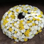 Round yellow white wreath
